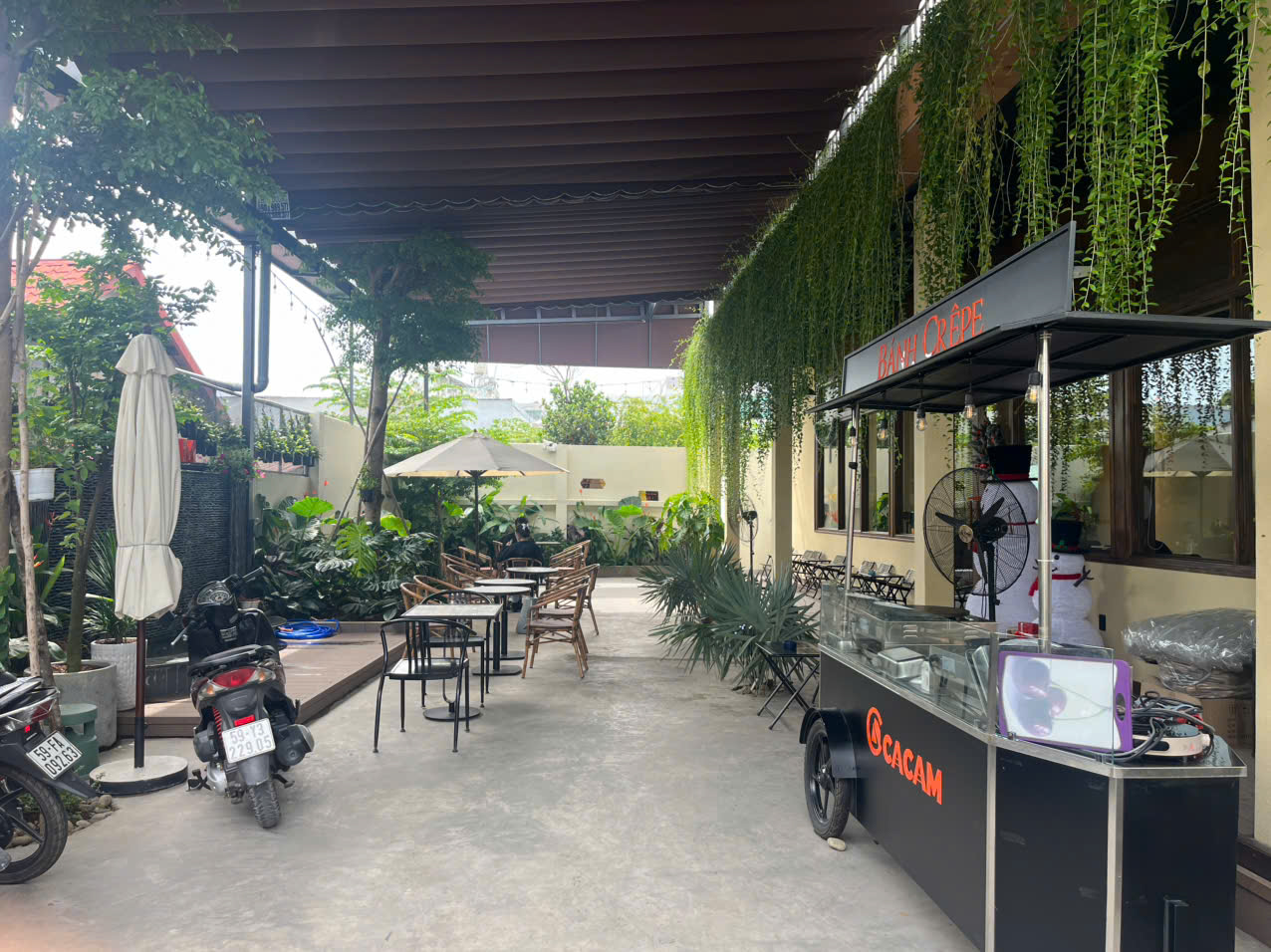 Khu vực sân vườn