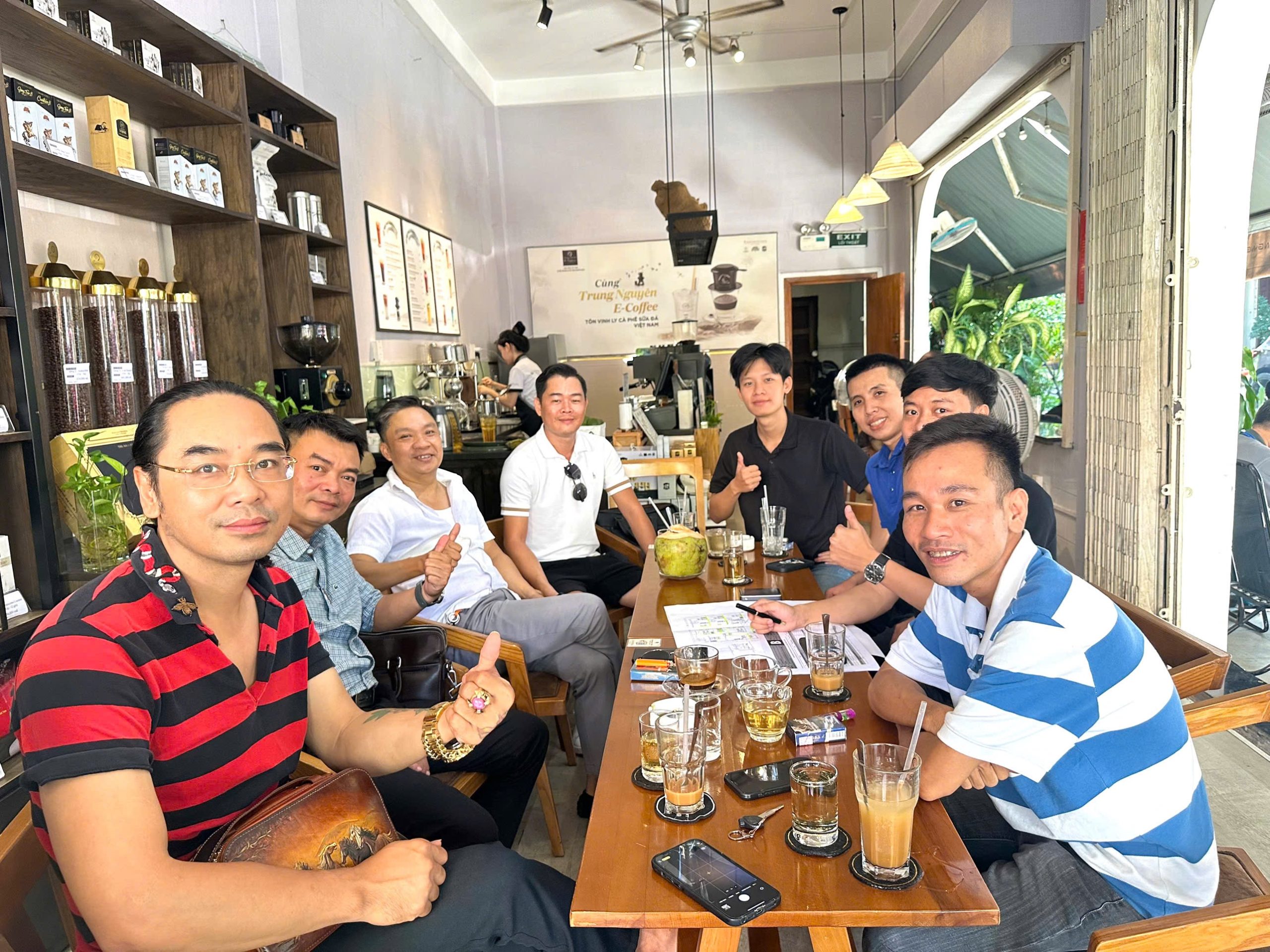 Đội ngũ thiết kế và chủ đầu tư